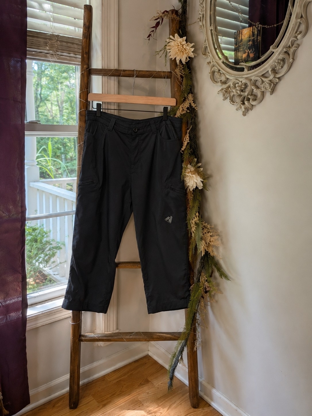 Women's Eddie Bauer Cargo Hiking Outdoor Capri Pants